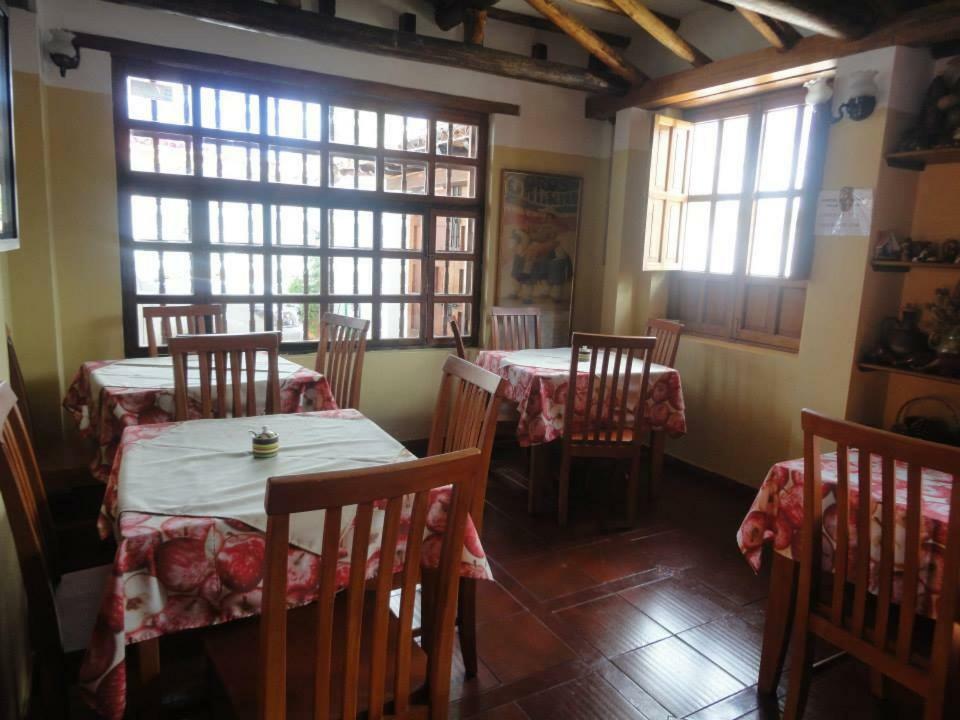 Hostal Del Carmen บียาเดเลย์บา ภายนอก รูปภาพ