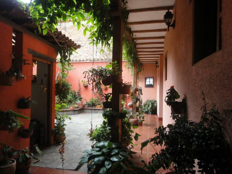 Hostal Del Carmen บียาเดเลย์บา ภายนอก รูปภาพ